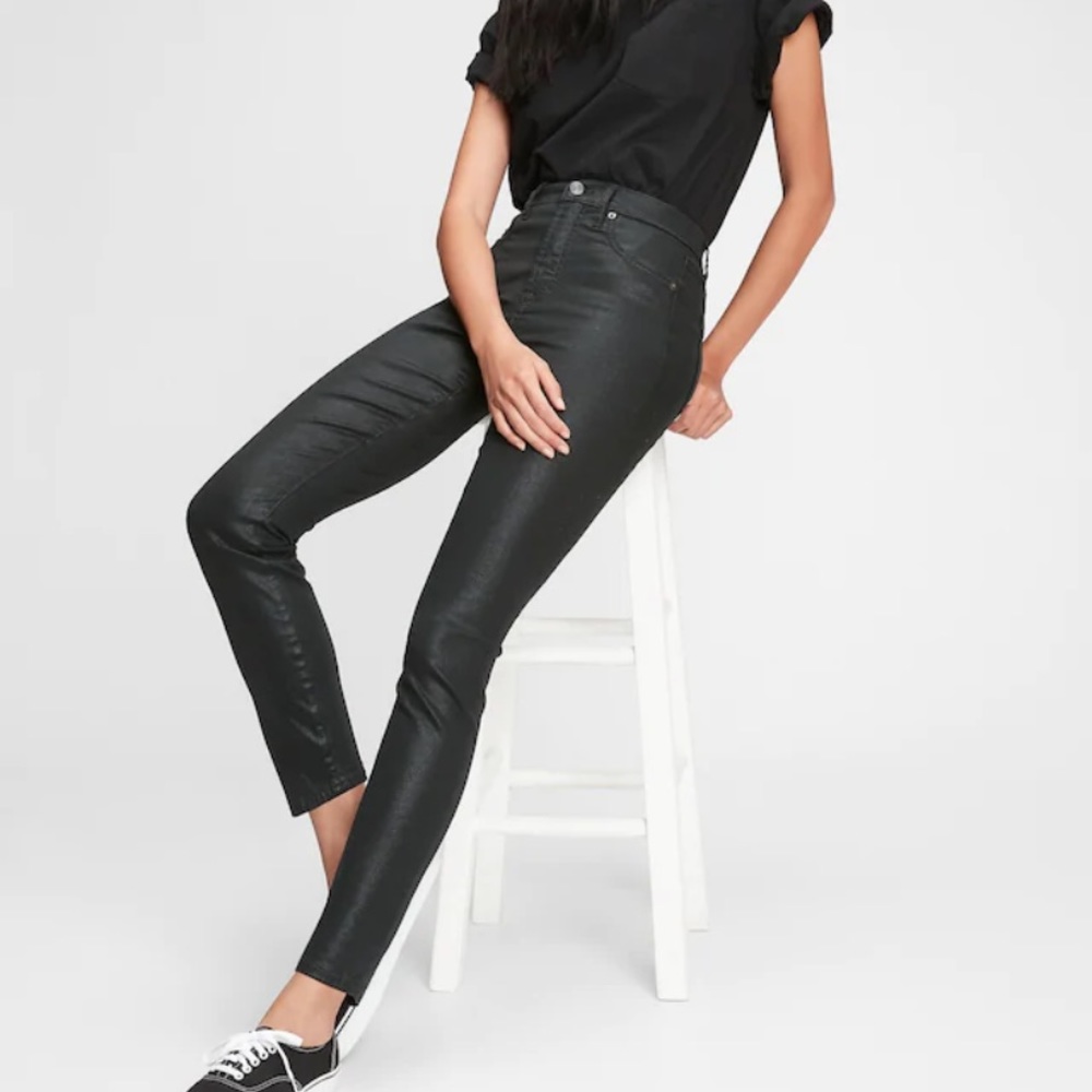 NWT GAP high rise stretch coated finish jeans